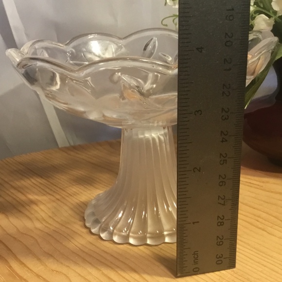 VINTAGE SMALL FLORAL PEDESTAL COMPOTE DISH - Picture 5 of 7